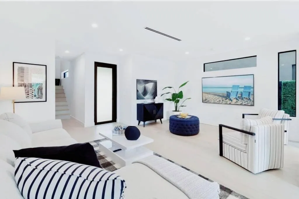 Image 2 of Luxury Villa in Design District (heated saltwater pool)