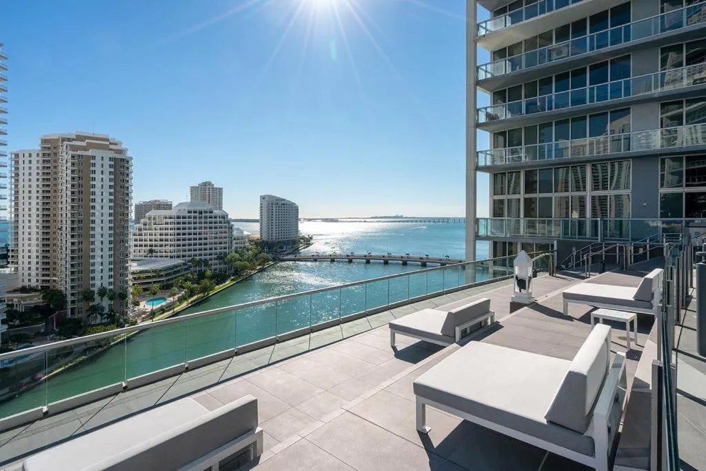 Image 3 of Luxury Waterfront Condo In The Urban Oasis At Icon-Brickell Free Spa