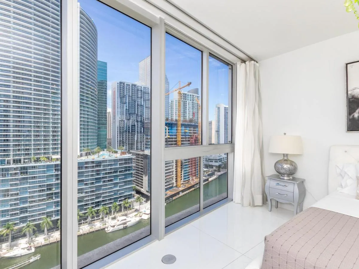 Image 4 of Luxury Waterfront Condo In The Urban Oasis At Icon-Brickell Free Spa