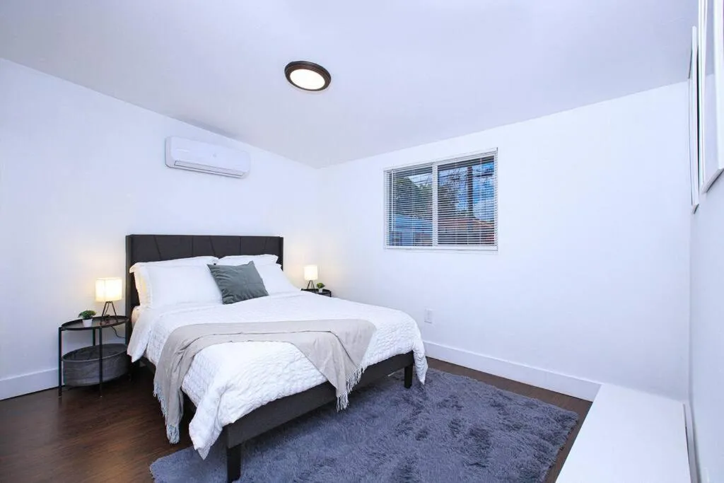 Image 6 of Luxury and Cozy Home on heart Miami w/Private Back