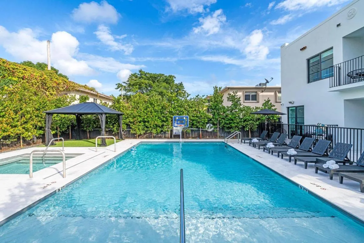 Image 2 of MaisonBlanche Lux Retreat By Renzzi