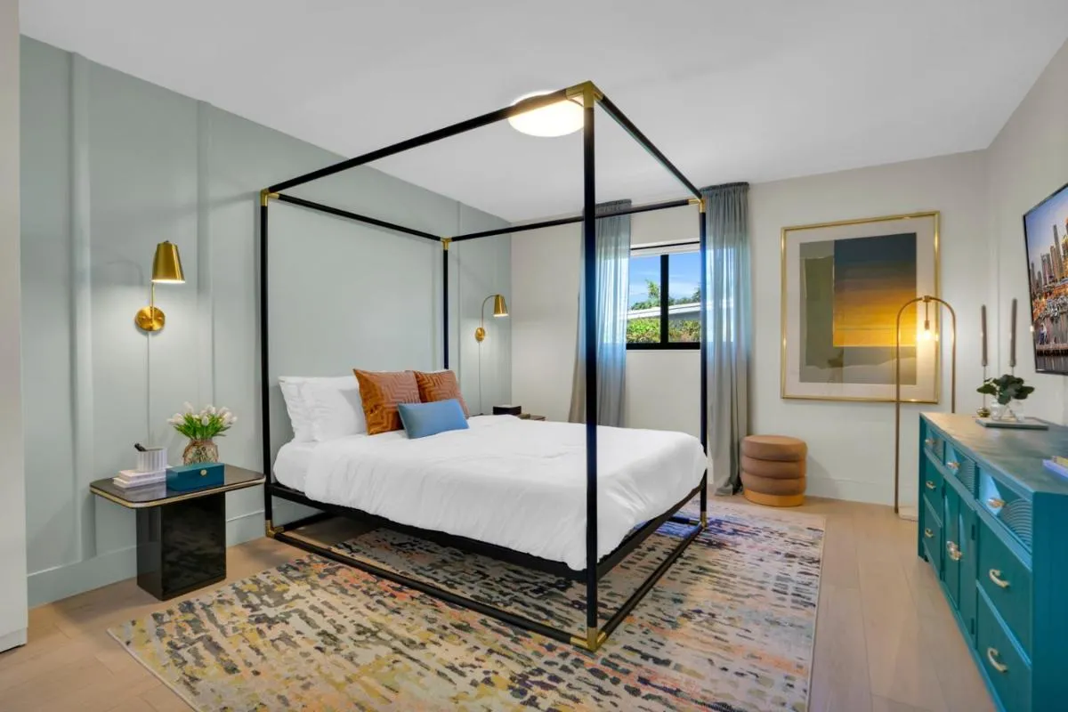 Image 1 of Miami GEM