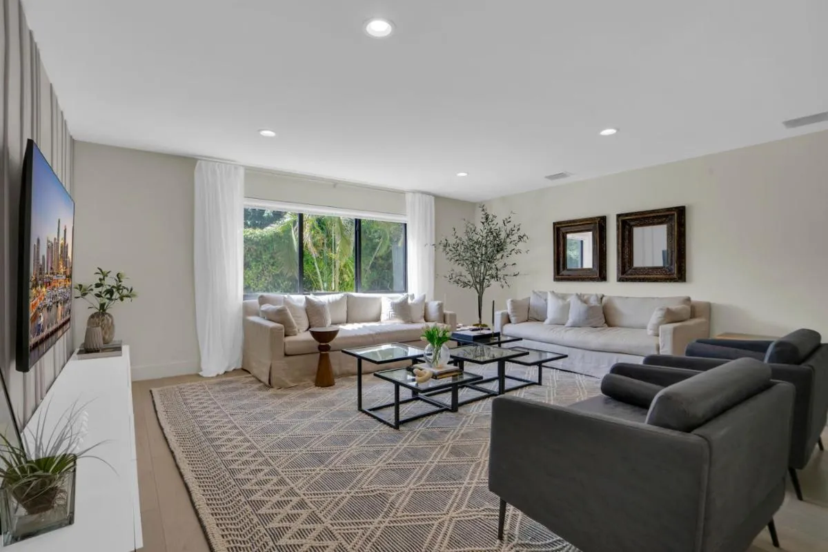 Image 4 of Miami GEM
