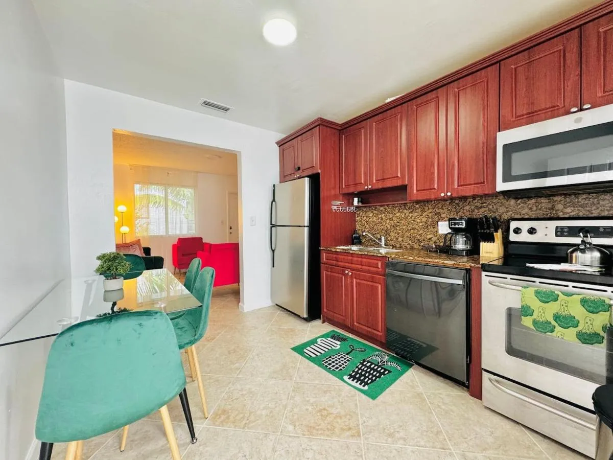 Image 3 of Miami Magic Cozy 2-bedroom Getaway In The City