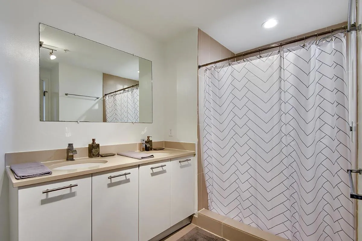 Image 2 of Miami Midtown Luxury Apartment