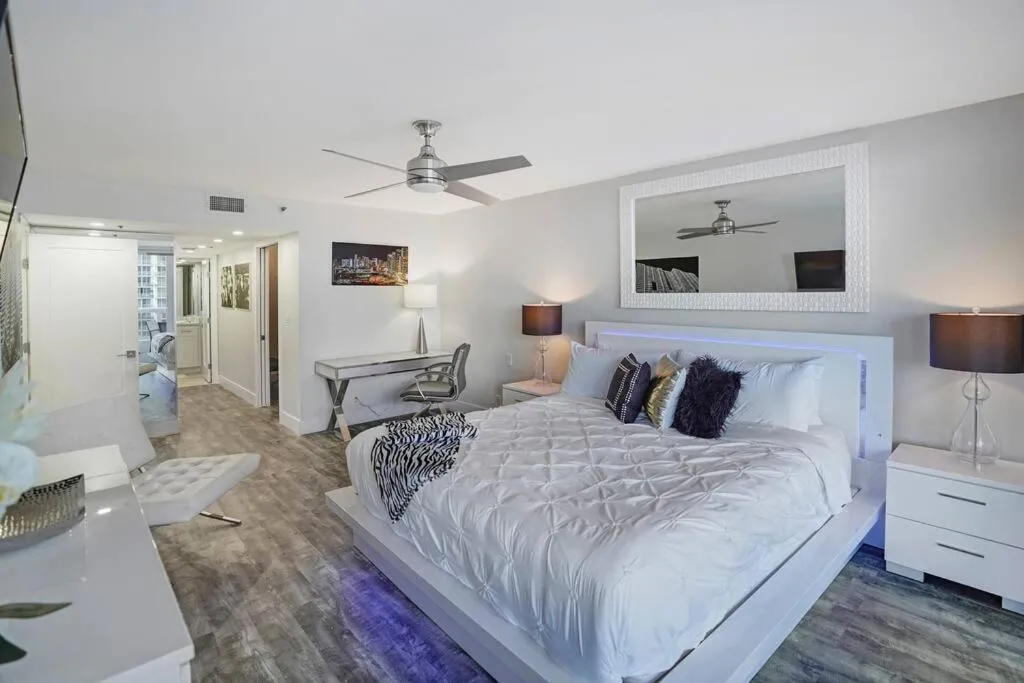 Image 1 of Miami Vice! Totally Renovated, Water & Park Views!