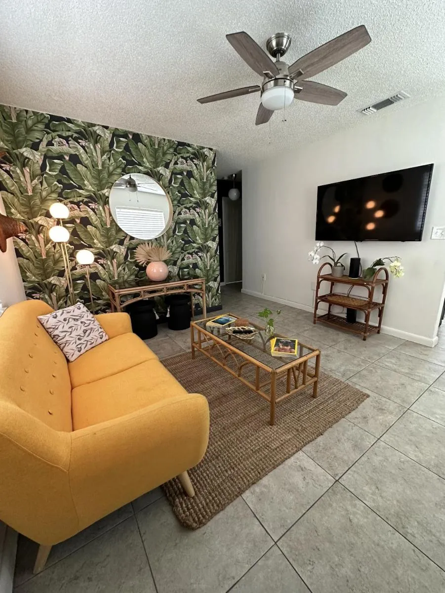 Image 4 of Miami’s Cozy Tropical Getaway