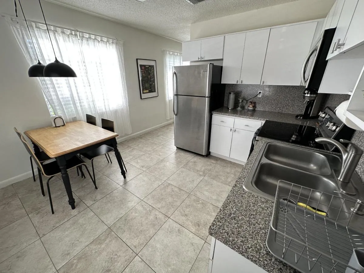Image 6 of Miami’s Cozy Tropical Getaway