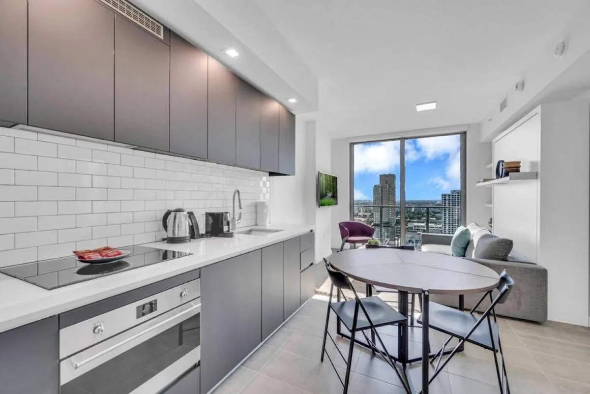 Image 4 of Modern 1 Bed Condo across from Bayside in Downtown