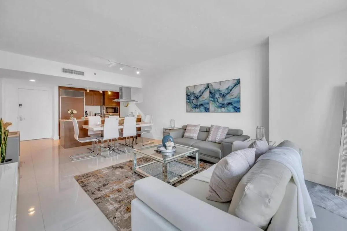 Image 2 of Modern 1 Bed ICON Brickell with Amazing Views