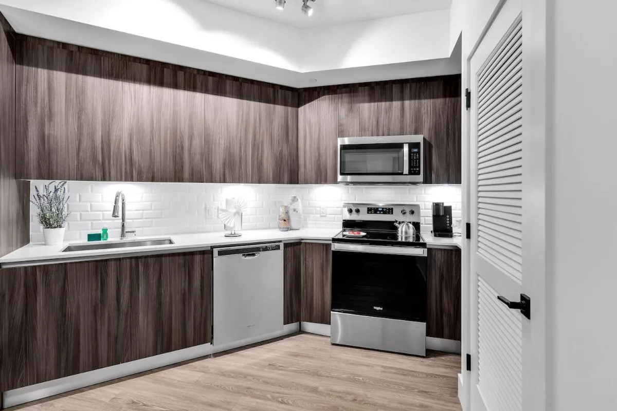 Image 6 of Modern 1 Bed in Downtown Doral With Free Parking