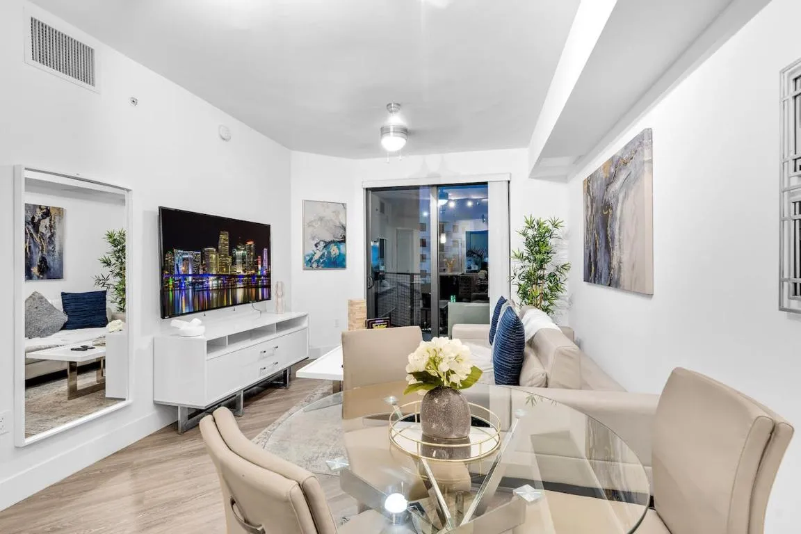 Image of Modern 1 Bed in Downtown Doral With Free Parking