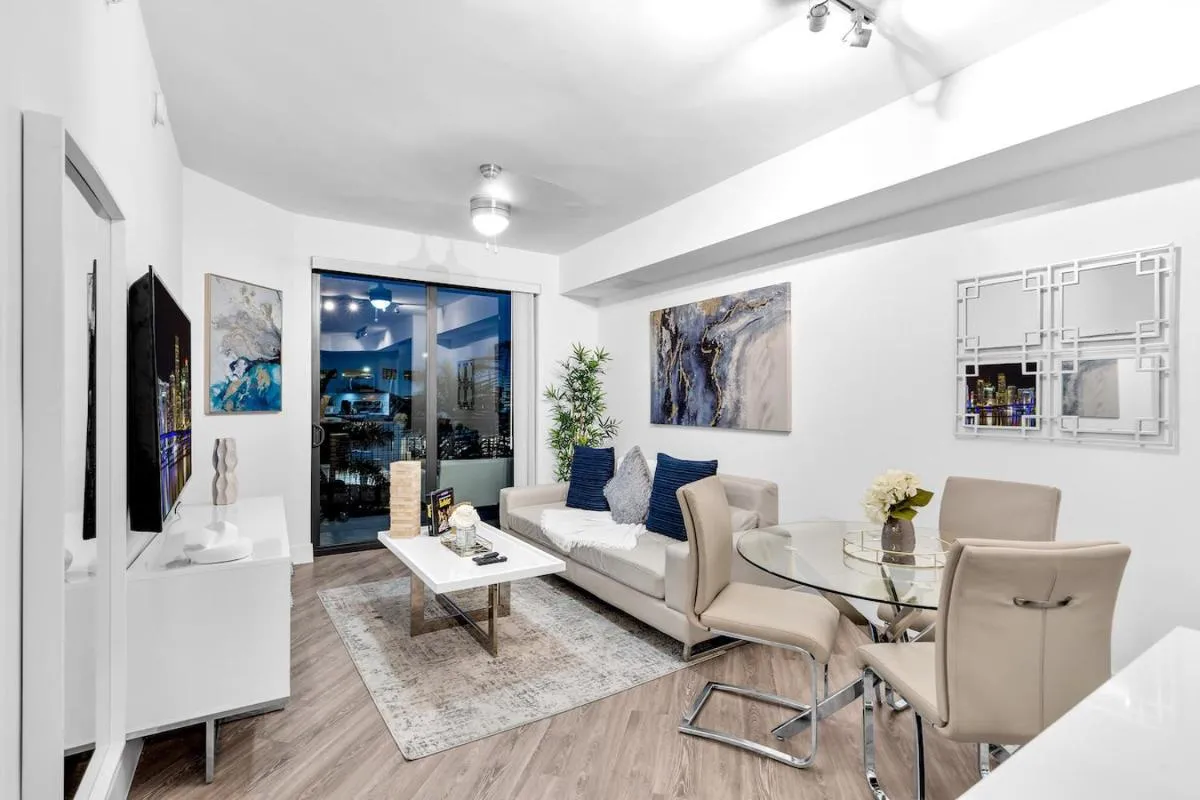 Image 3 of Modern 1 Bed in Downtown Doral With Free Parking