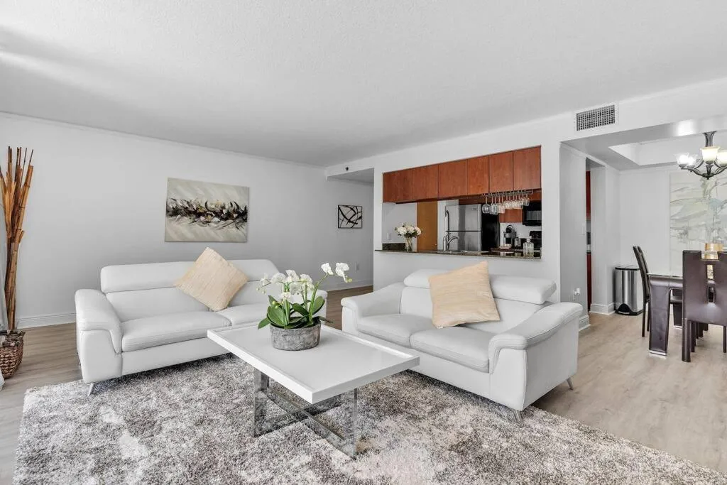 Image 4 of Modern 2/2 with Beautiful Ocean and Brickell Views