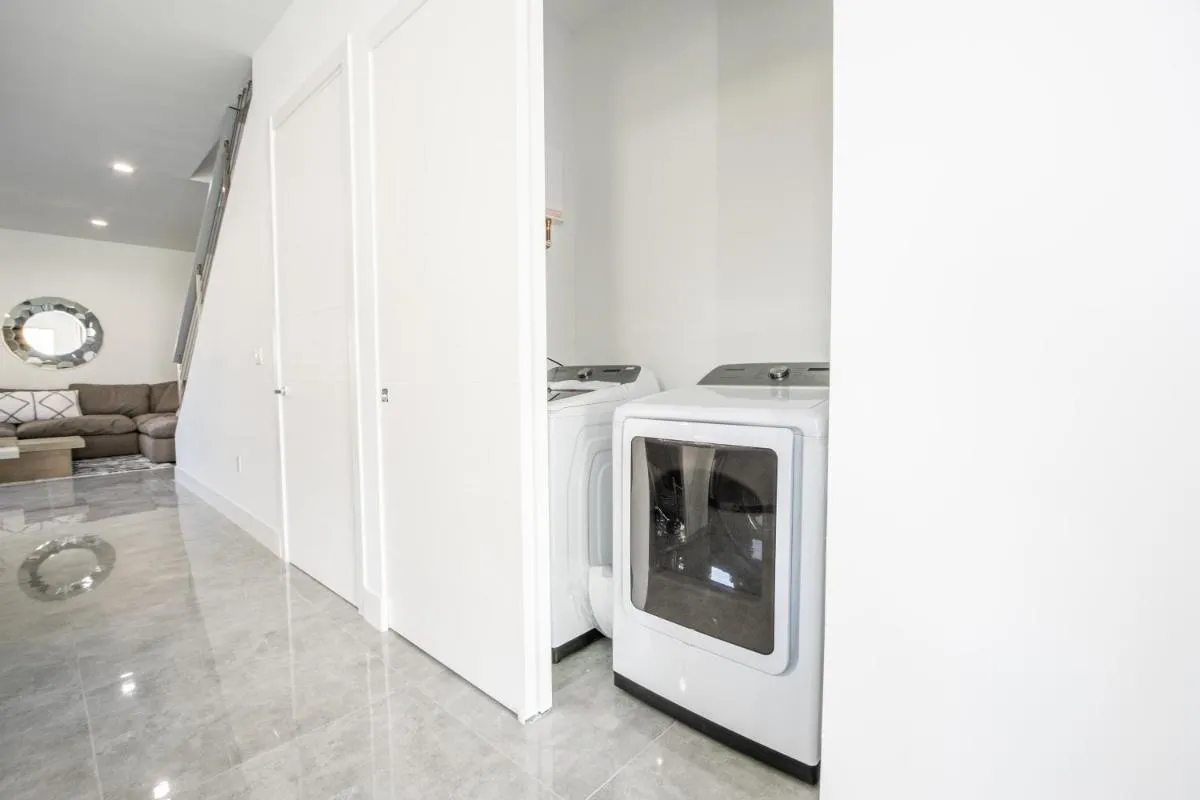 Image 5 of Modern 4-Bedroom Townhouse with Pool!