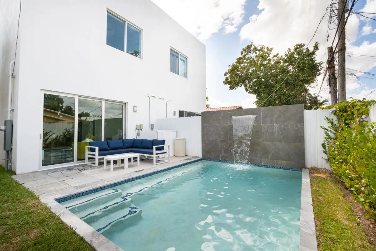 Image 3 of Modern 4-Bedroom Townhouse with Pool!