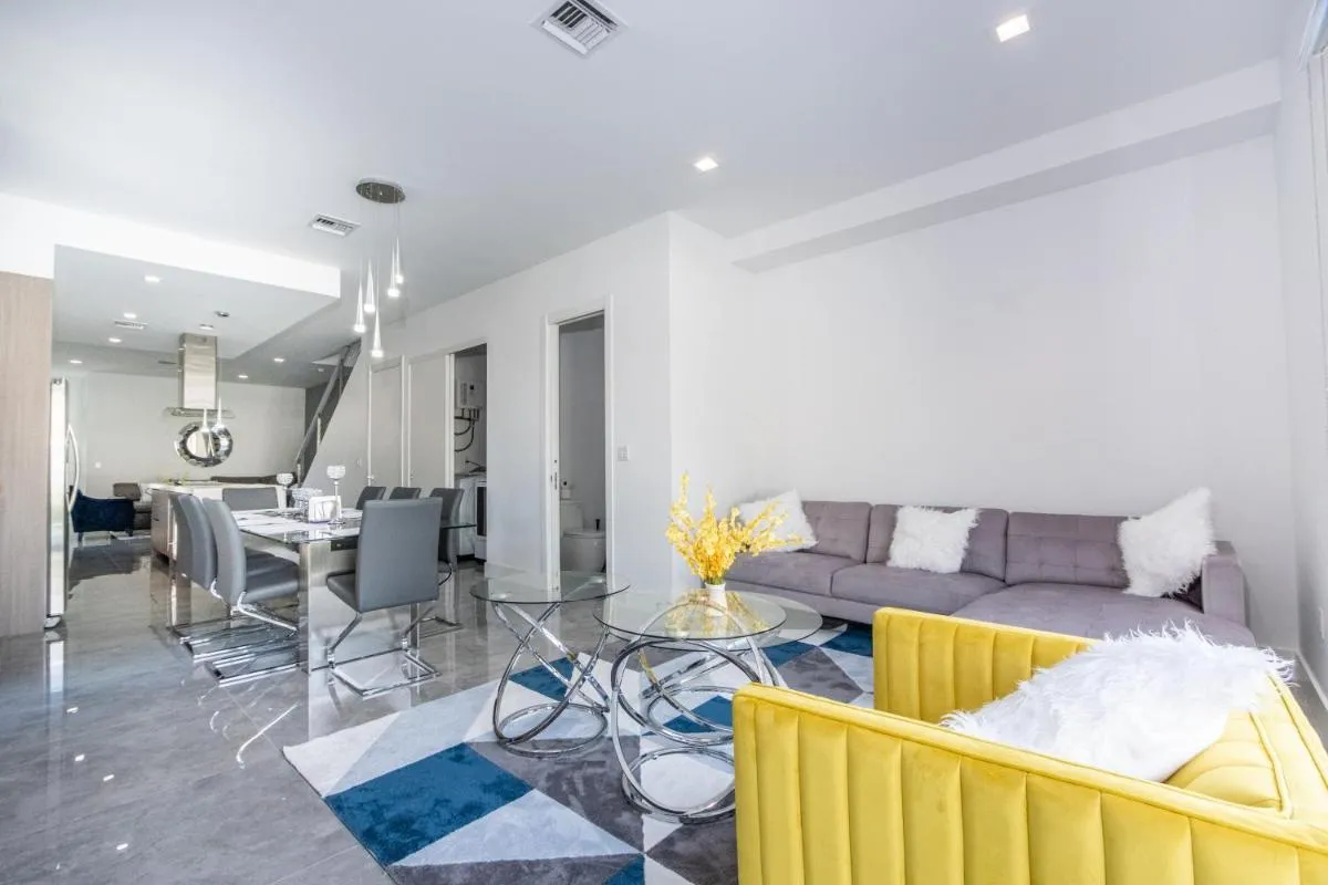 Image 4 of Modern 4-Bedroom Townhouse with Pool!