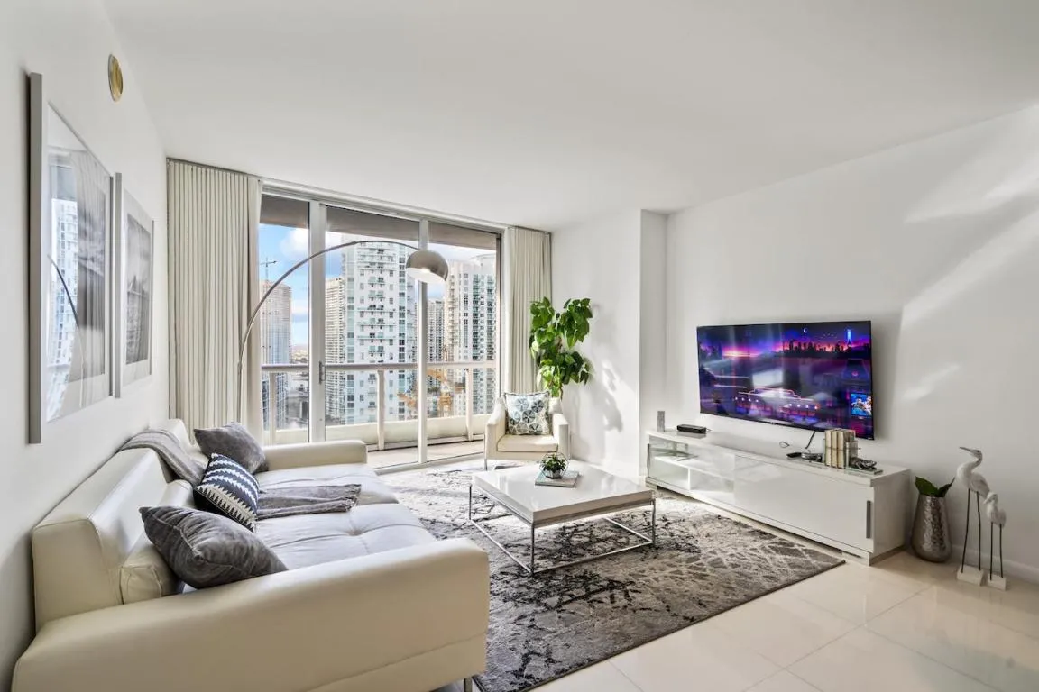 Image of Modern High Rise One Bedroom at Icon Brickell (W)