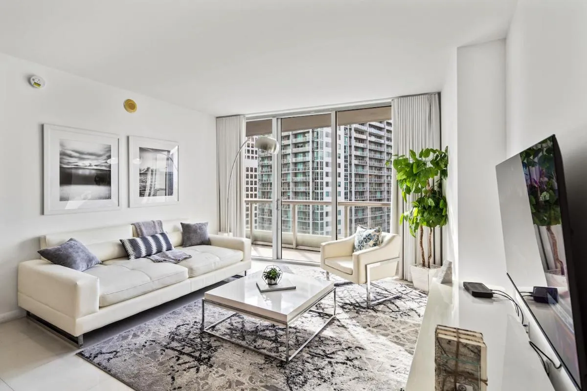 Image 1 of Modern High Rise One Bedroom at Icon Brickell (W)