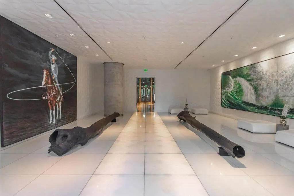 Image 4 of Modern & Lux Suite in SLS