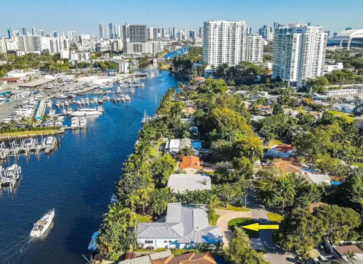 Image 5 of Modern Northwest Vacation Rentals in Miami