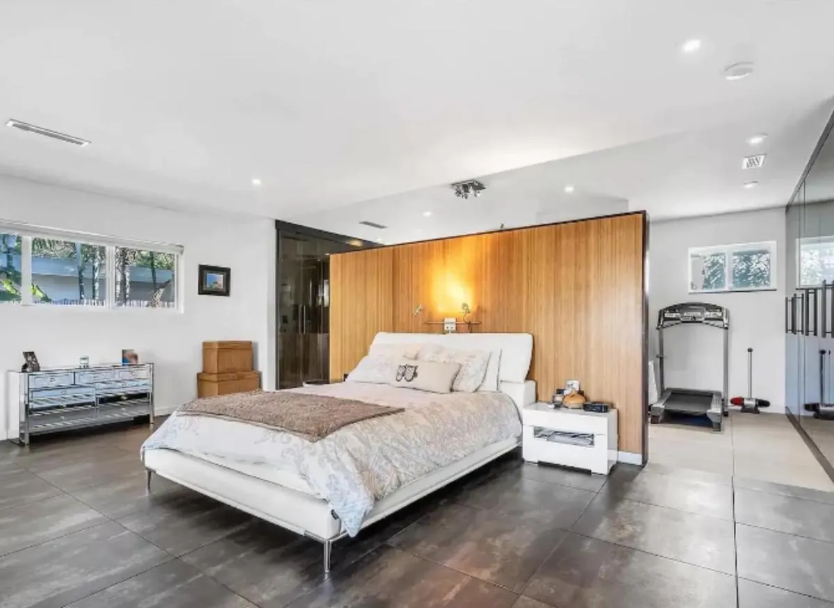 Image 1 of Modern Northwest Vacation Rentals in Miami