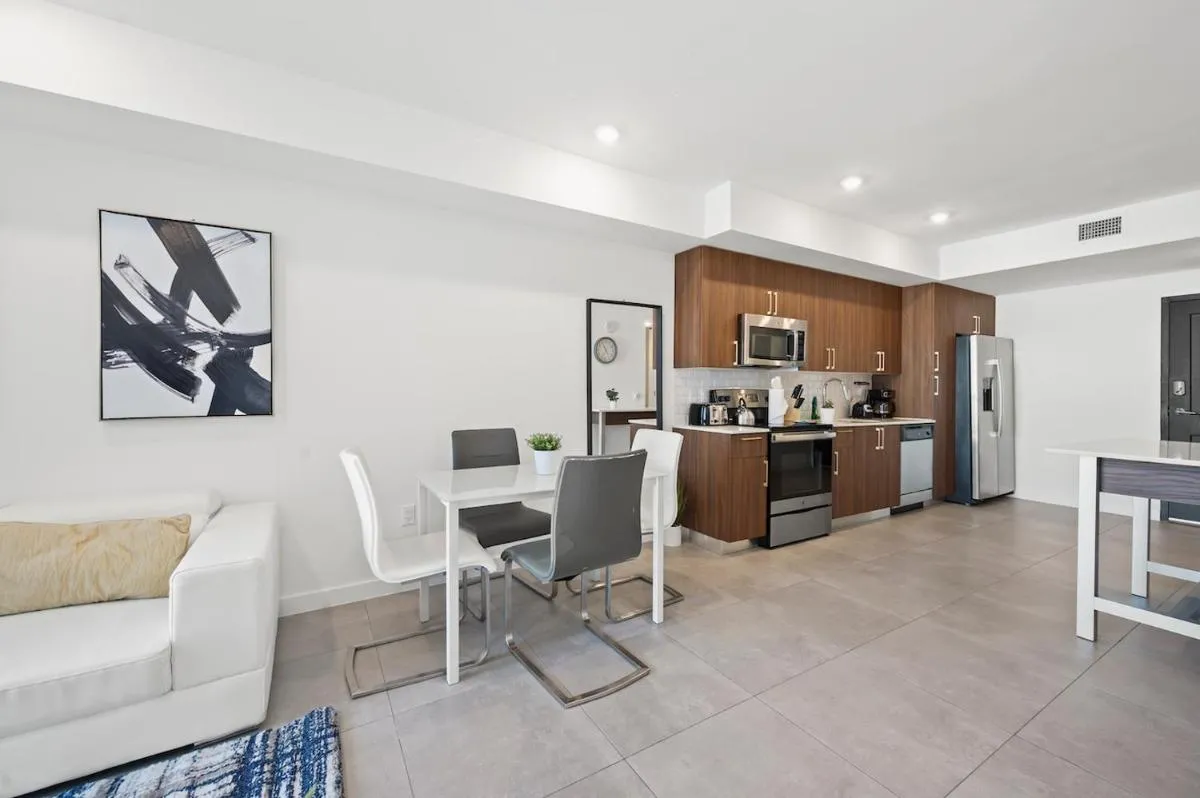 Image 3 of Modern Unit Mins from Brickell With Free Parking