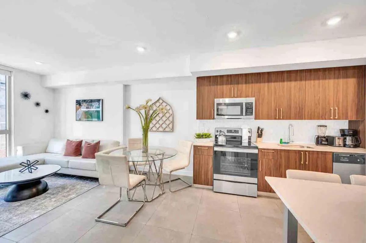 Image 1 of Modern Unit in Downtown Miami With Free Parking