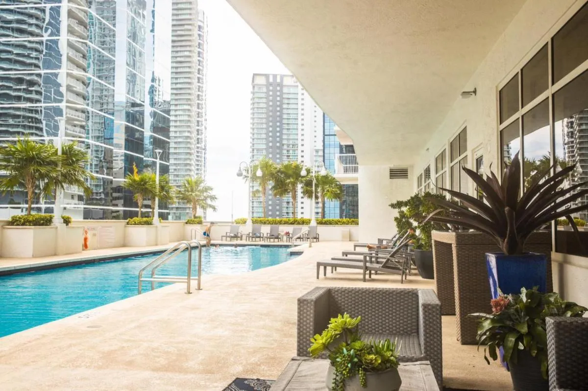 Image 3 of Modern and Luxurious Brickell Studio