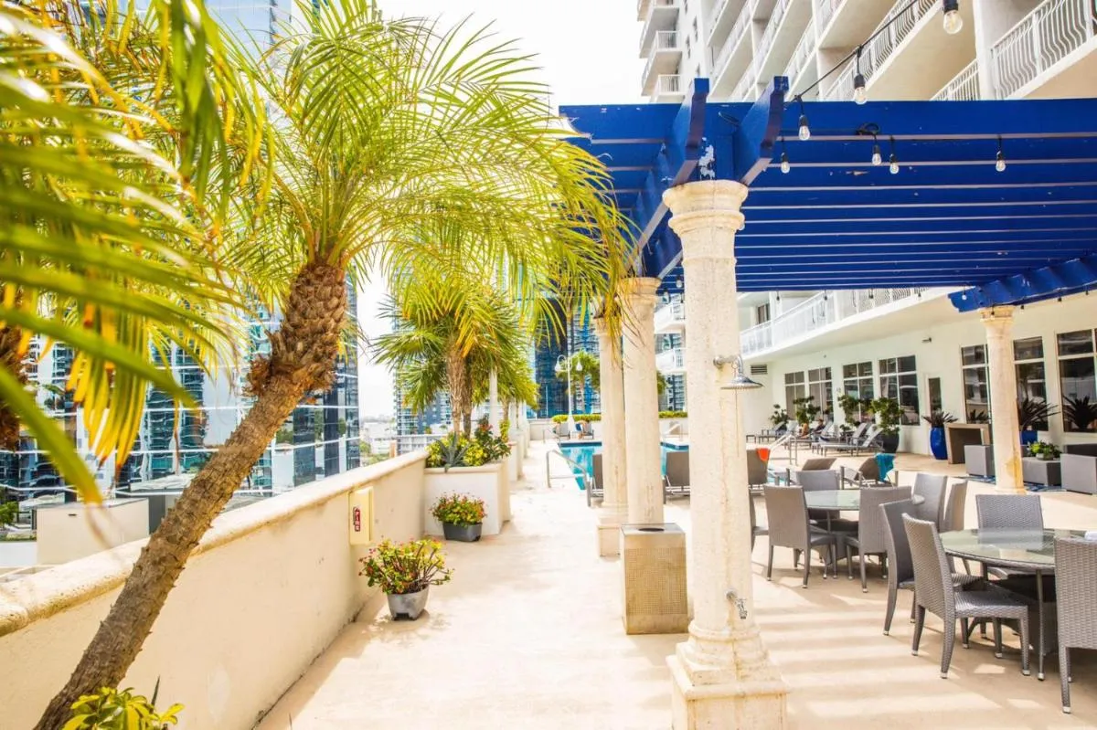 Image 6 of Modern and Luxurious Brickell Studio