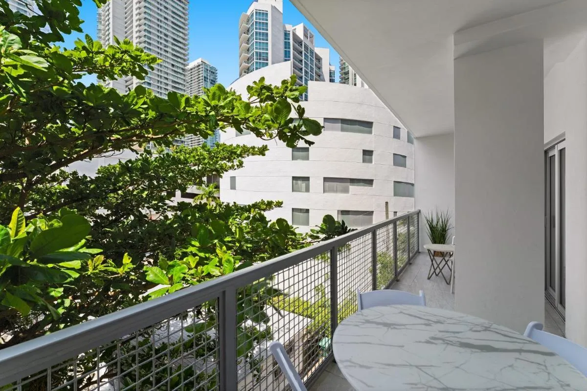 Image 5 of Modern apartment in Edgewater