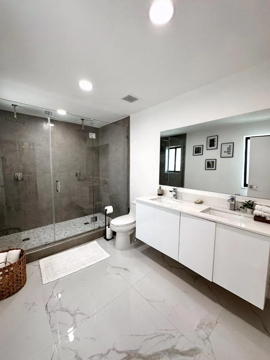 Image 4 of NEW Comfy and Modern House near Miami Airport