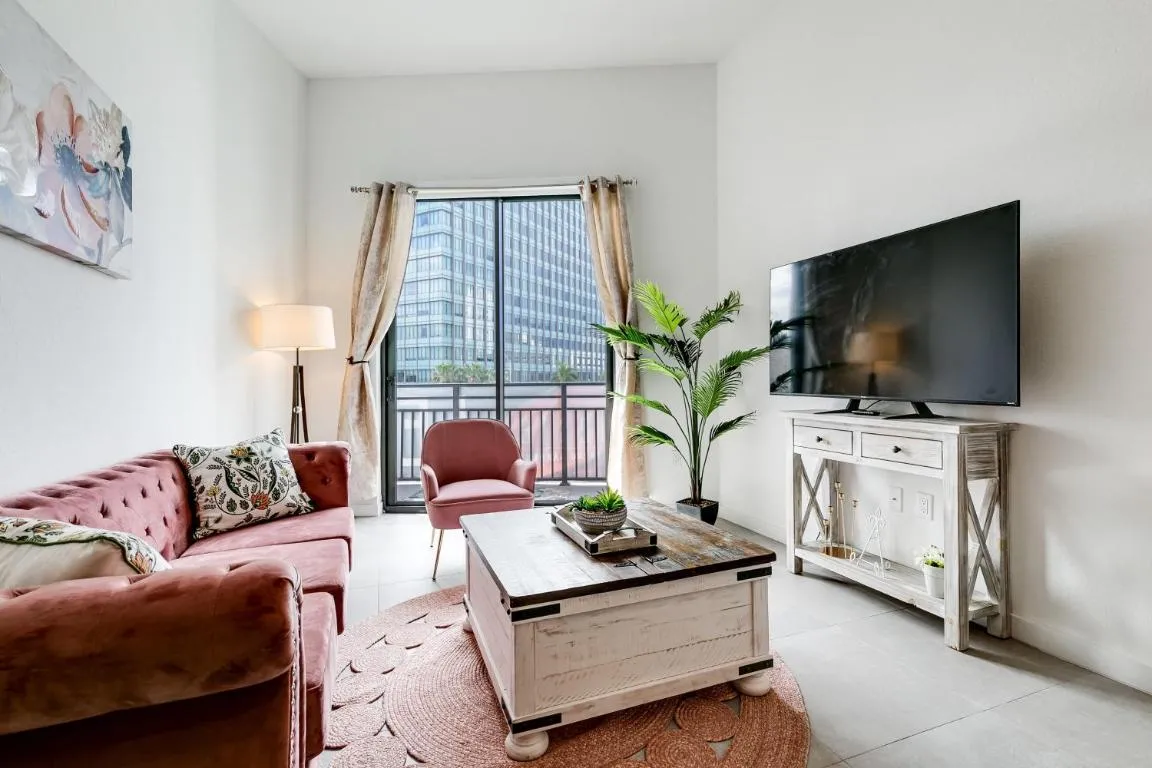 Image of New 2Bed/2Bath Next to Jackson Memorial Hospital
