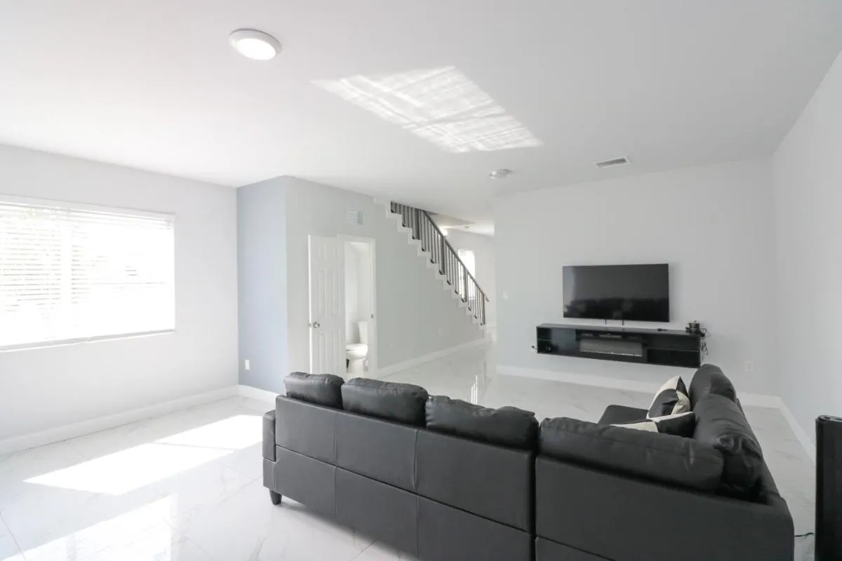 Image 4 of New Bright & Modern Townhome Centrally Located!