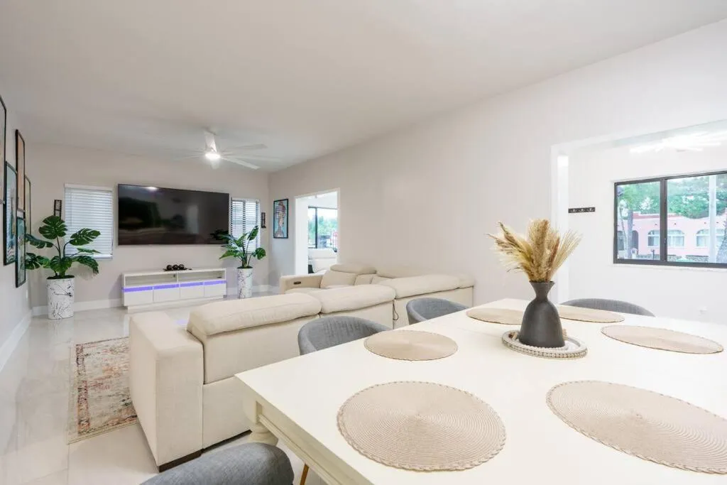 Image 4 of New Miami & Calle Ocho Home with Arcade!