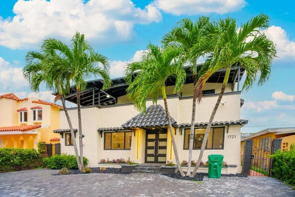 Image 5 of New Miami & Calle Ocho Home with Arcade!