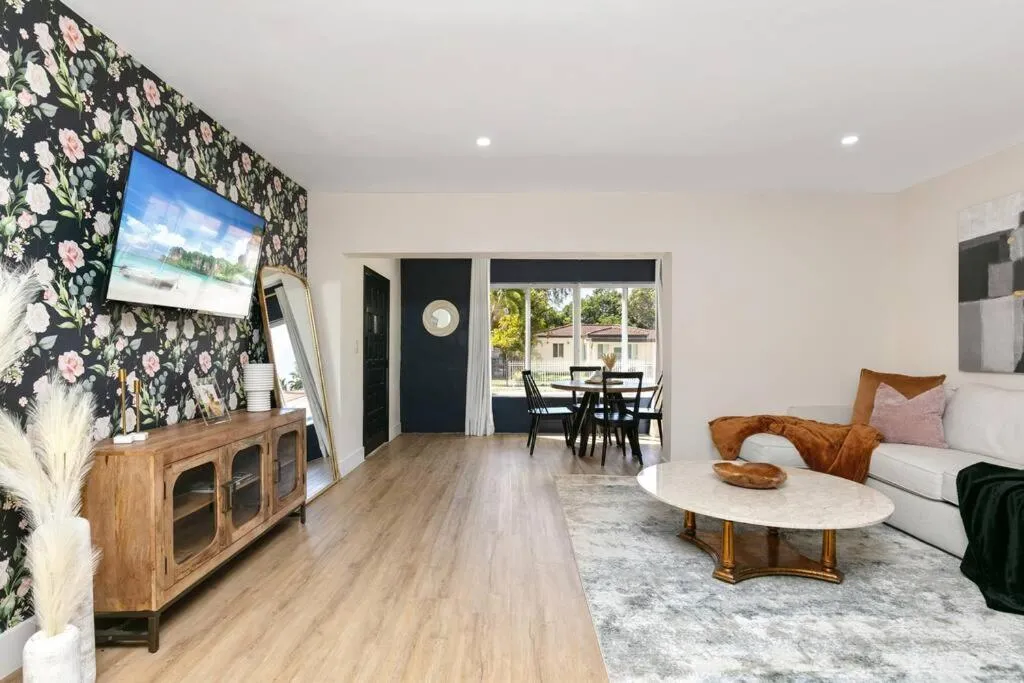 Image 5 of New Miami Home, POOL Near Airport and beaches, King Bed