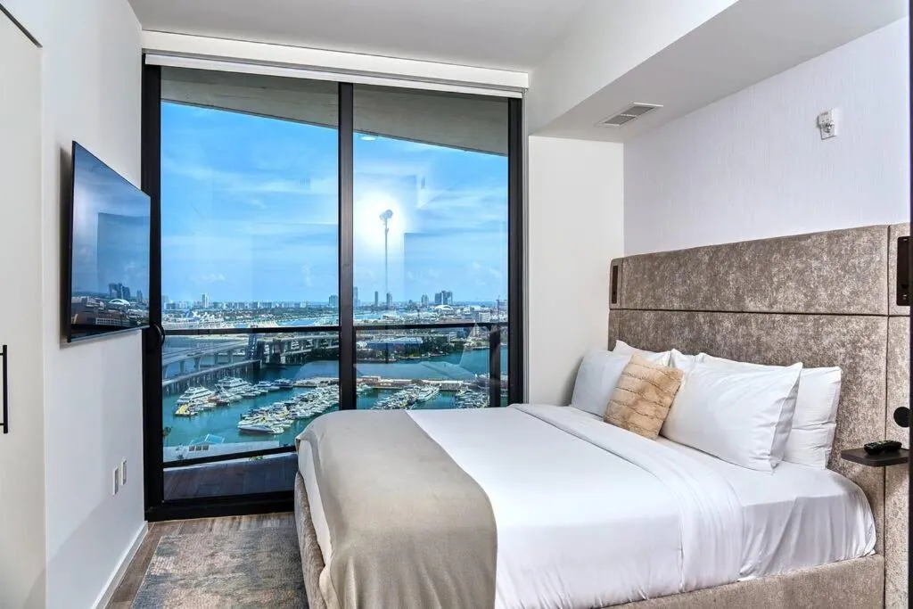 Image 1 of Ocean Front View Stylish Condo in Downtown Miami