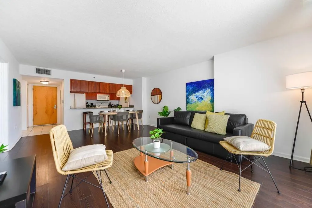 Image 4 of Ocean View Exquisite 1 BR Condo with Free Parking