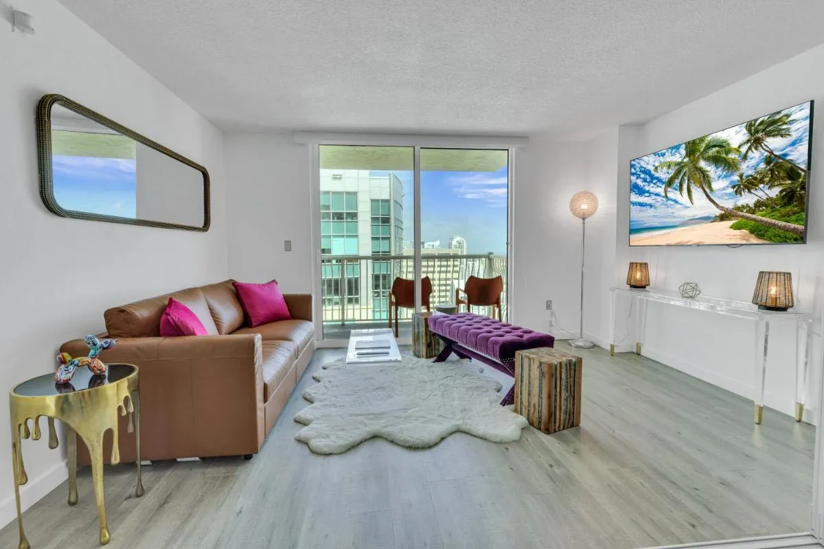 Image 6 of Oceanside Penthouse Apartment in Brickell Miami, Pool, Free Parking
