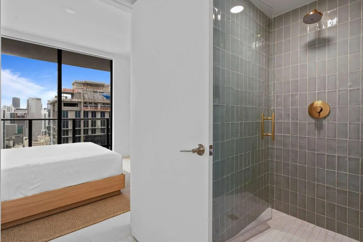 Image 2 of Orange Crush – Resort-Style Amenities & Location