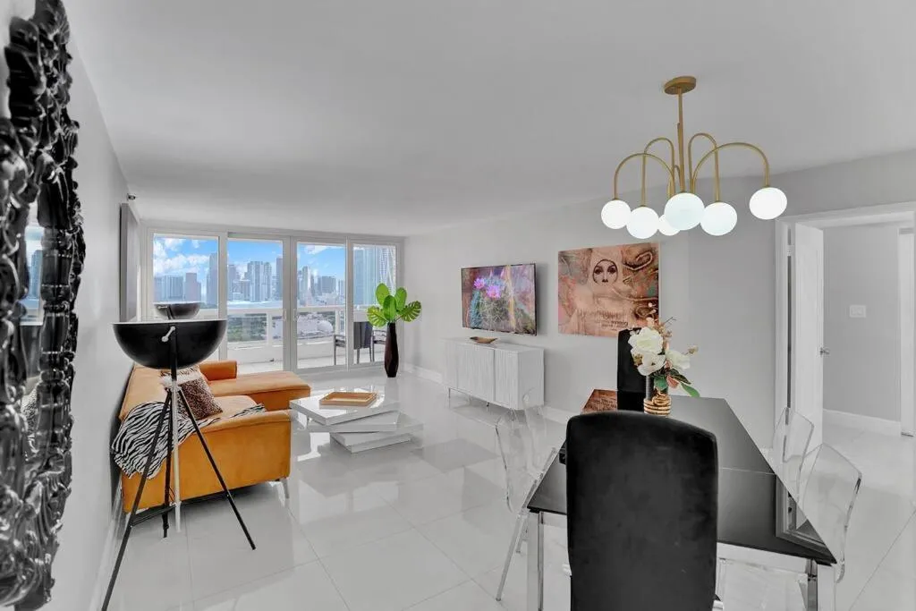 Image of Paradise Found! Miami Skyline and Water Views!