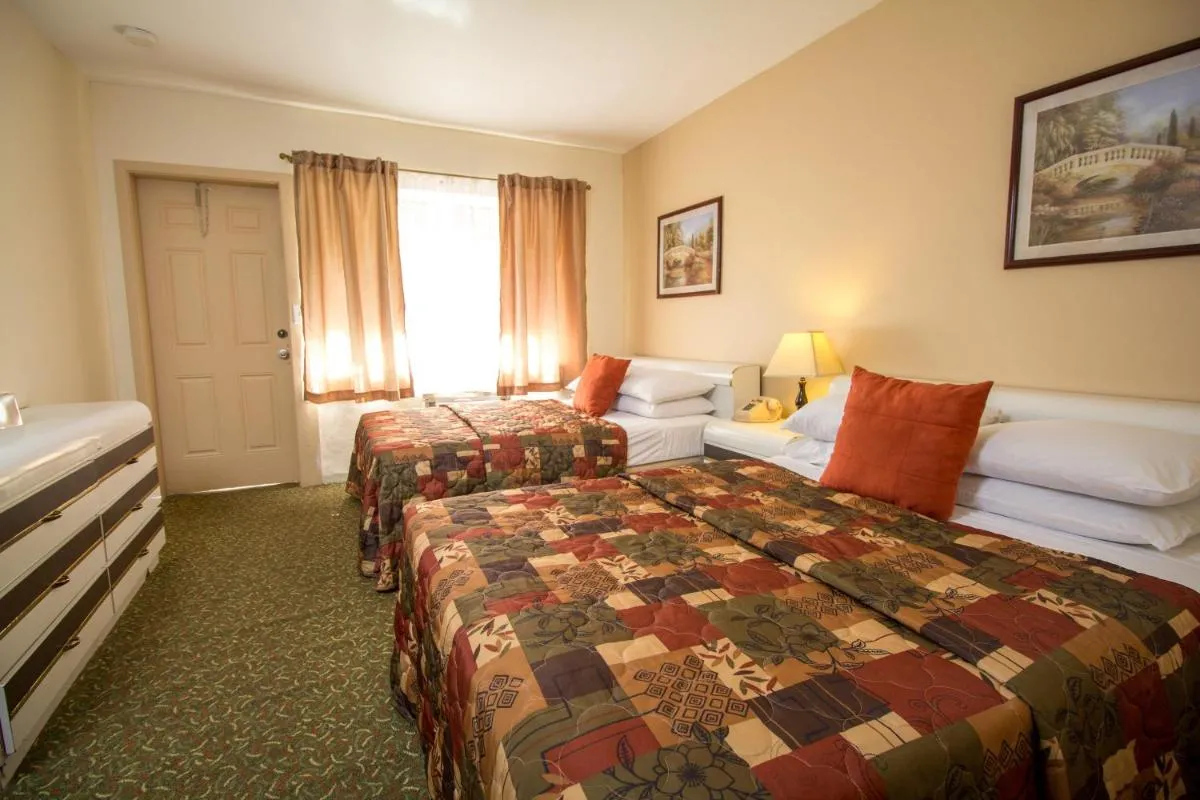 Image 1 of Parkway Inn