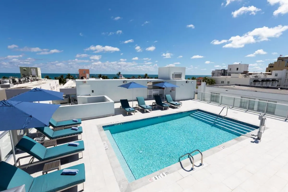Image 1 of Penguin Hotel