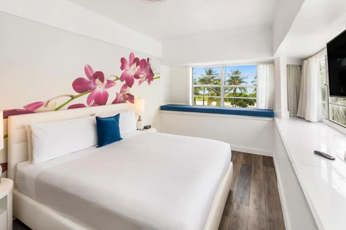 Image 3 of Penguin Hotel