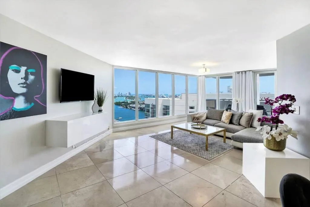 Image 5 of Pisces Dream – Direct water views!