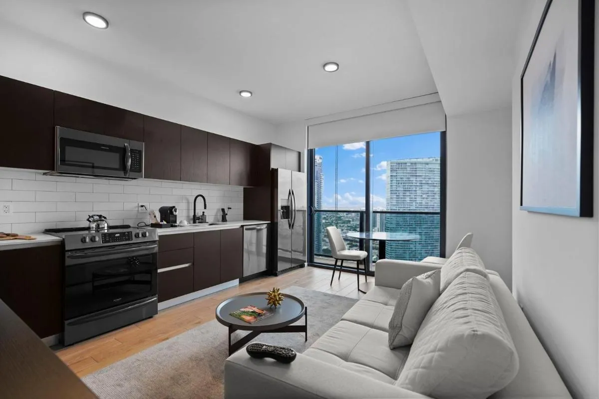 Image 2 of Prime Bayside View Studio in Downtown Miami