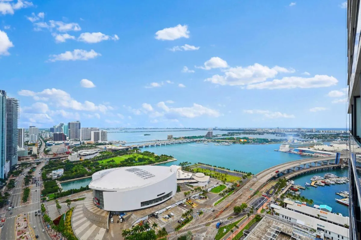 Image 4 of Prime Bayside View Studio in Downtown Miami