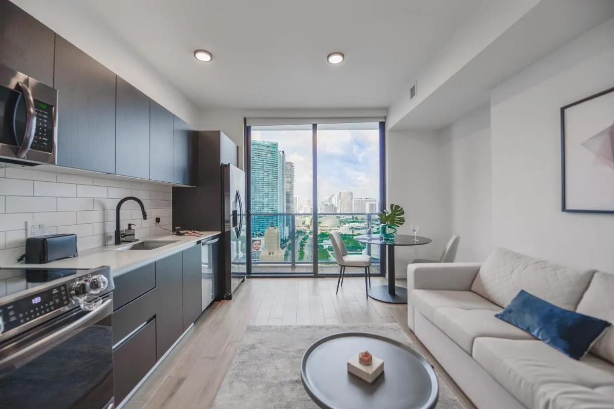 Image 3 of Prime Spot – Stunning Studio with Ocean and Bay Views
