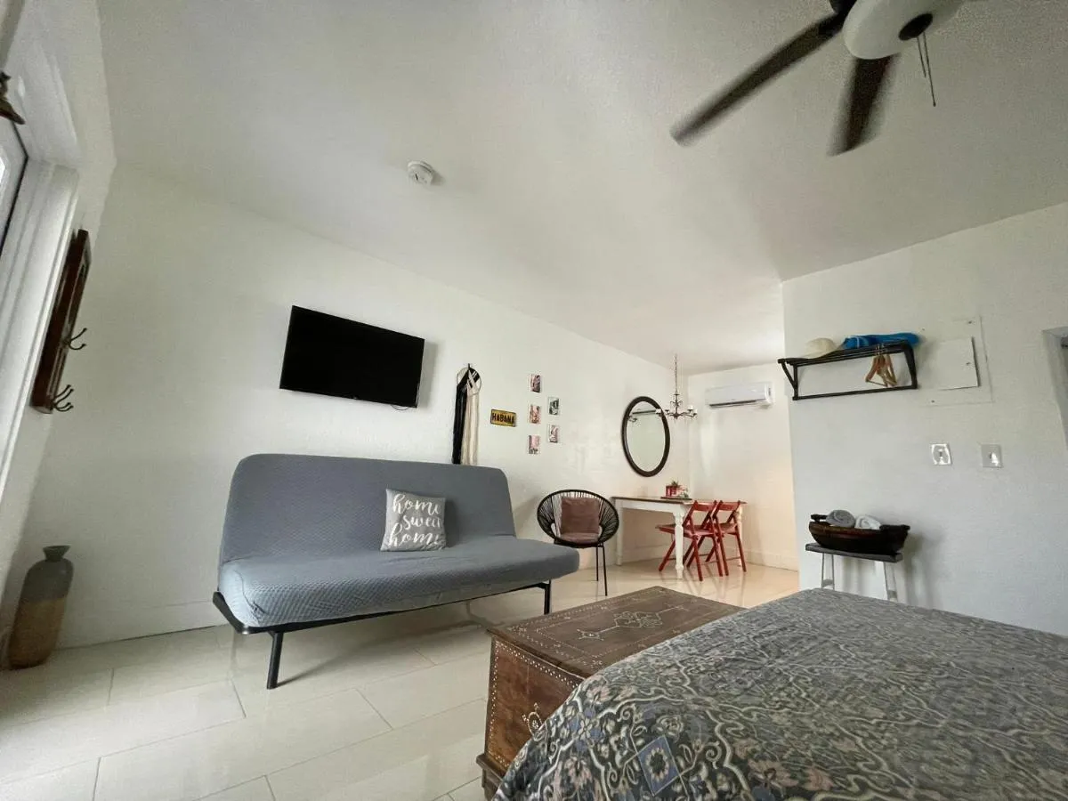 Image 4 of Private Studio blocks from Coconut Grove – 6C